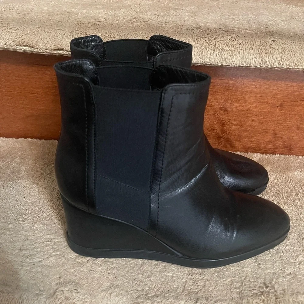 AQUTALIA Womens Wedge Ankle Boots SZ 8.5 In Excellent Condition